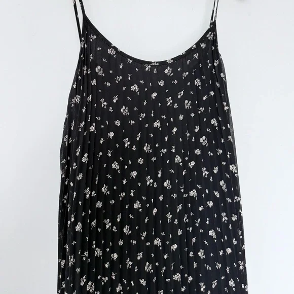 H&M Black Floral Pleated Midi Dress Size XS Spaghetti Strap Lightweight Summer - Picture 4 of 11